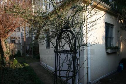 Rarität im Nordend! Vollmöbliertes kleines Häuschen im Grünen mit Garten - Frankfurt am Main Nordend Ost