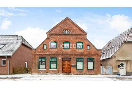 Denkmalgeschütztes Mehrfamilienhaus mit Vermietung und freier Dachgeschosswohnung - Schönberg