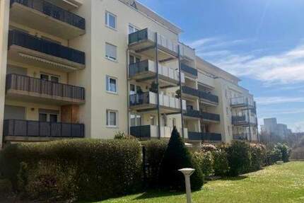 Stufenloser Zugang - großzügige 2-Zimmer-Wohnung mit Blick ins Grüne - Wiesbaden