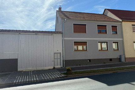 teilsanierter Vierseitenhof mit großem Grundstück und Gartenidylle - Hohenkirchen