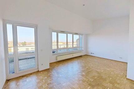 **Große 3-Zimmer-Wohnung mit Wannenbad, Dachterrasse und viel Lichteinfall in Bemerode** - Hannover Döhren-Wülfel