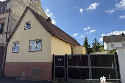Haus zum Kaufen in Aschaffenburg 320.000,00 € 123.45 m²