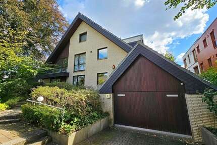 Wohnung zum Mieten in Hamburg-Wellingsbüttel 1.950,00 € 160 m²