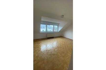 Helle 3-Zimmer-Wohnung mit Küche in Mönchengladbach-Hardt