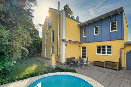 Großzügiges Einfamilienhaus mit Pool - ruhige, zentrale Lage in Dorfen