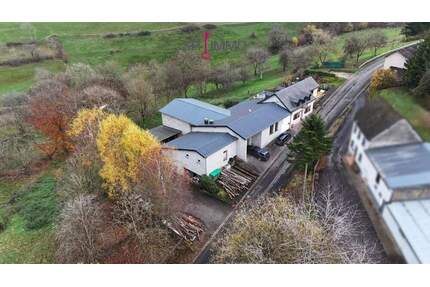 Gepflegtes Einfamilienhaus mit vielseitig nutzbarem Gewerbeanbau - Krautscheid