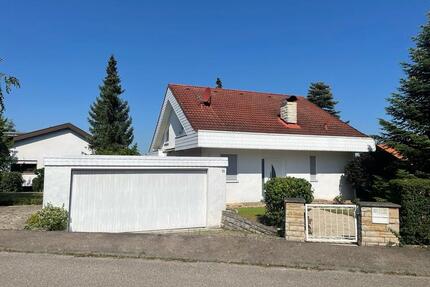 Wohnhaus mit Doppelgarage und Garten in Auenstein (74360) - Ilsfeld