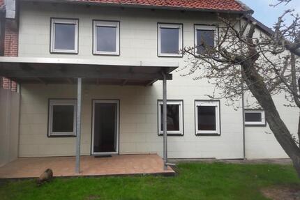 Doppelhaushälfte mit Garten - 750,00&nbsp;EUR Kaltmiete, ca.&nbsp; 104,00&nbsp;m&sup2; in Salzgitter (PLZ: 38259) Ortschaft Südost