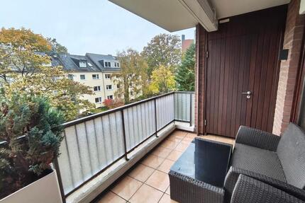 Helle 2-Zimmer-Wohnung, Süd-Loggia, Tiefgarage & Fußbodenheizung - Hamburg Eppendorf