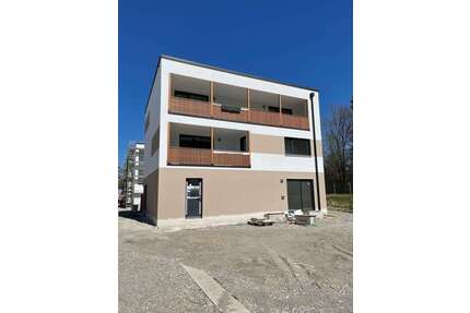 Haus zum Mieten in Pforzen 2.200,00 € 239 m²