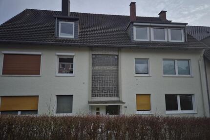 Biete schöne, renovierte 3,5 Raum Dachgeschoß Wohnung - Bochum Bochum-Südwest
