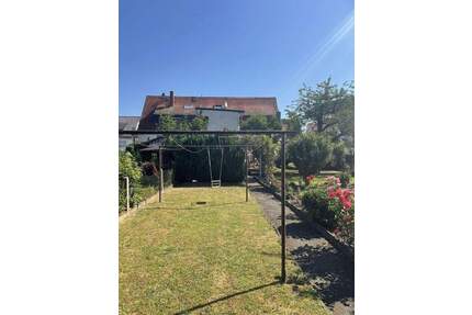 Doppelhaushälfte in exponierter Lage - Frankfurt Harheim