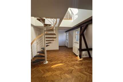 Wohnung zum Mieten in Halle 600,00 € 66.19 m²