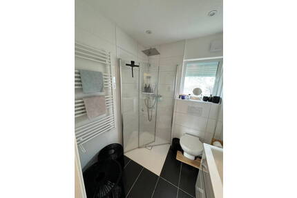 Lichtdurchflutete 3 Zimmerwohnung 1.OG 60 m2 + ca. 5m2 Balkon - Kernen Rommelshausen