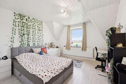 AUSBLICK! DG - Wohnung + 3 Zi. + eigenem Garten in Schwerte Mitte