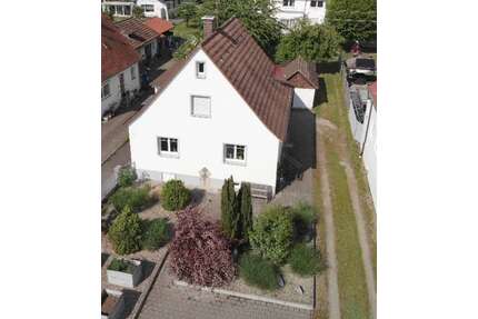 Haus zum Mieten in Achstetten 1.350,00 € 100.44 m²