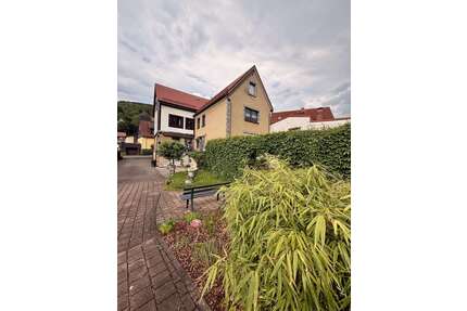 Haus zum Kaufen in Steinbach-Hallenberg, Oberschönau 119.000,00 € 240 m²