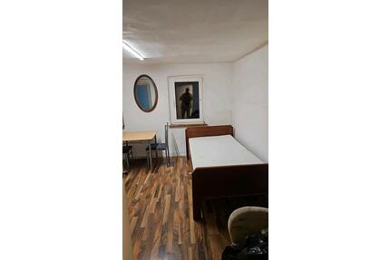1 Zimmer, zu Vermieten - 410,00&nbsp;EUR Kaltmiete, ca.&nbsp; 20,00&nbsp;m&sup2; in Lichtenfels (PLZ: 96215)