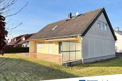 Haus zum Kaufen in Warburg 144.000,00 € 158 m²