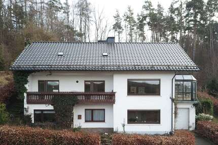 Haus zum Kaufen in Allendorf 239.000,00 € 197 m²