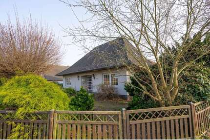 Haus zum Kaufen in Weener 295.000,00 € 175 m²