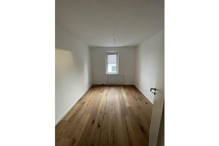 Modern sanierte 3-Zimmer-Wohnung – Erstbezug mit Einbauküche - Stuttgart Zuffenhausen