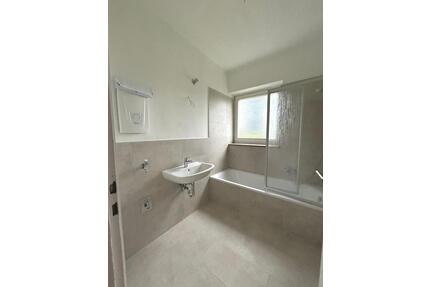 Geräumige 4-Zimmer-Wohnung mit Balkon in Amberg