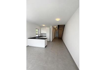 Doppelhaushälfte Auringen - 2.750,00&nbsp;EUR Kaltmiete, ca.&nbsp; 135,00&nbsp;m&sup2; in Wiesbaden (PLZ: 65207) Bierstadt