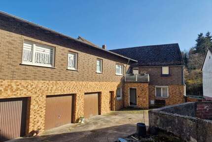 Haus zum Kaufen in Biebertal 179.000,00 € 180 m²