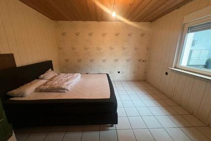 3 Zimmer Wohnung - 1.200,00&nbsp;EUR Kaltmiete, ca.&nbsp; 104,00&nbsp;m&sup2; in Baltmannsweiler (PLZ: 73666)