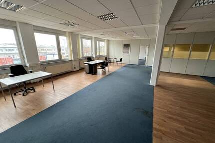 Büro- Fitness- Box- Gesundheitsstudio mit bis zu 200 Parkplätzen - Lübeck St. Gertrud