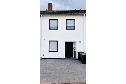 Reihenmittelhaus - 234.999,00&nbsp;EUR Kaufpreis, ca.&nbsp; 115,00&nbsp;m&sup2; in Blomberg (PLZ: 32825)