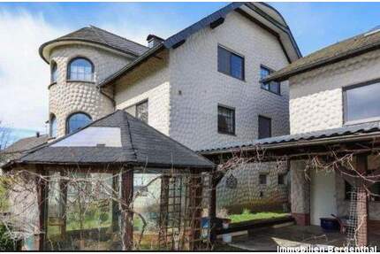 Großzügiges Wohnhaus mit Einliegerwohnung und Garage im schönen Sauerland - Medebach Medelon