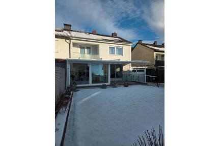 Familienglück auf zwei Ebenen: Top gepflegte DHH - Bielefeld Sennestadt