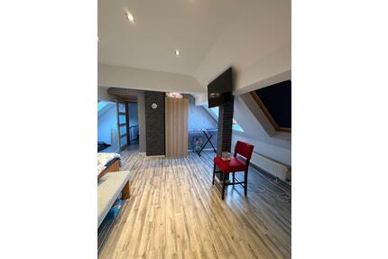 2 Zimmer DG-Wohnung mit ca. 50 m² in Hanau-Steinheim