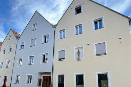 Exklusive Stadtwohnung: Neuwertige 3-Zimmer-Wohnung mit Balkon und Aufzug im Stadtkern von Abensberg