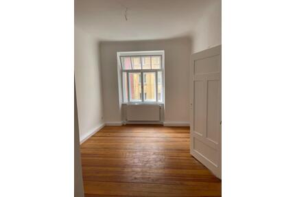 Verkaufe, gepflegte Altbauwohnung - 3 Zimmer, 75,6qm Nürnberg