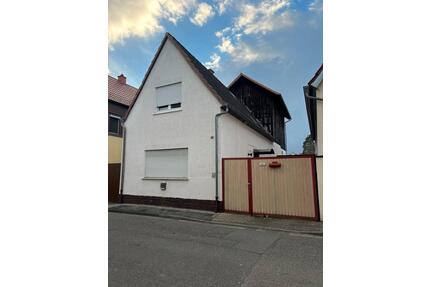 Kleines Haus mit Garten und Scheune Sanierungsbedürftig in Waldse - Ludwigshafen am Rhein Edigheim