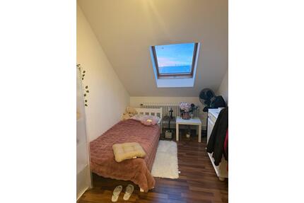 Ein Zimmer ist in einer 2-Personen-Wohngemeinschaft verfügbar. - Krefeld Dießem