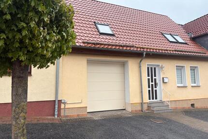 Wohnung im EFH, Reihenhaus - 550,00&nbsp;EUR Kaltmiete, ca.&nbsp; 80,00&nbsp;m&sup2; in Bitterfeld-Wolfen (PLZ: 06803) Greppin