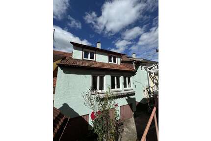 Haus zum Kaufen in Pforzheim 230.000,00 € 240 m²