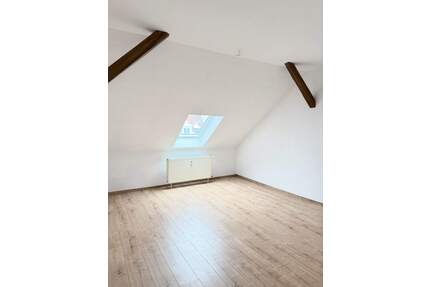 +++SCHÖNE DACHGESCHOSSWOHNUNG+++ - Leipzig Wahren