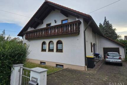 Charmantes Einfamilienhaus mit großem Garten und viel Platz zum Wohlfühlen - Ichenhausen