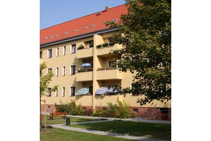 Lichtdurchflutete 3-Zimmer Wohnung in der Curiesiedlung mit Tiefgarage und Gartenblick - Magdeburg Neue Neustadt