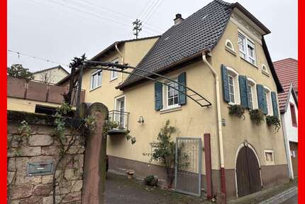 Haus zum Kaufen in Burrweiler 319.000,00 € 181 m²