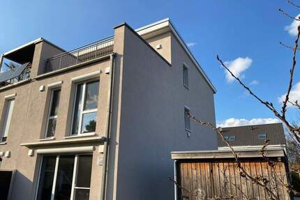 Neuwertige Doppelhaushälfte mit grandioser Aussicht - Hamburg Neugraben-Fischbek