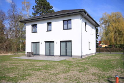 Erstbezug in Toplage: Exklusives Einfamilienhaus mit bester Ausstattung in Berlin sowie Bahnhofsnähe - Falkensee