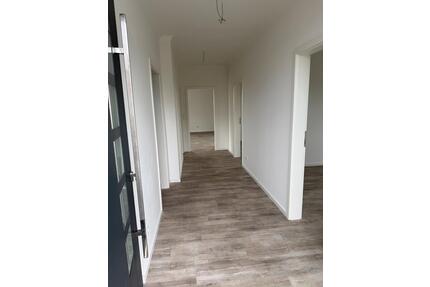 Erstbezug 3 Zimmer Wohnung - 1.500,00&nbsp;EUR Kaltmiete, ca.&nbsp; 100,00&nbsp;m&sup2; in Bönningstedt (PLZ: 25474)