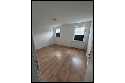 Kernsaniert! 2-Zimmer-Wohnung Erdgeschoss Einbauküche Stellplatz - Peine Südstadt