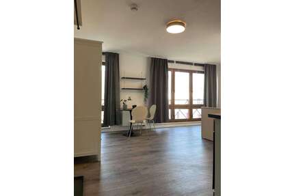 Wohnung zum Mieten in Halle 390,00 € 24.38 m²
